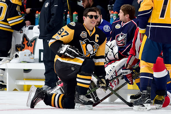 LOS ANGELES, CA - JANUARY 28: Sidney Crosby #87 of the Pittsburgh Penguins looks on in the Honda NHL Four Line Challenge during the 2017 Coors Light NHL All-Star Skills Competition as part of the 2017 NHL All-Star Weekend at STAPLES Center on January 28, 2017 in Los Angeles, California. (Photo by Harry How/Getty Images)