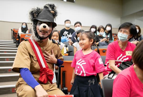 《長尾貓莉莉》兒童歌劇，由基金會與「奧爾貓頭鷹」兒童歌劇團共同合作推出。 （圖片提供／羅慧夫顱顏基金會）