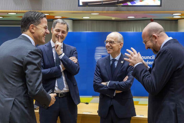 Los líderes europeos se reúnen en una cumbre de la UE, en Bruselas, el 15 de diciembre de 2023.