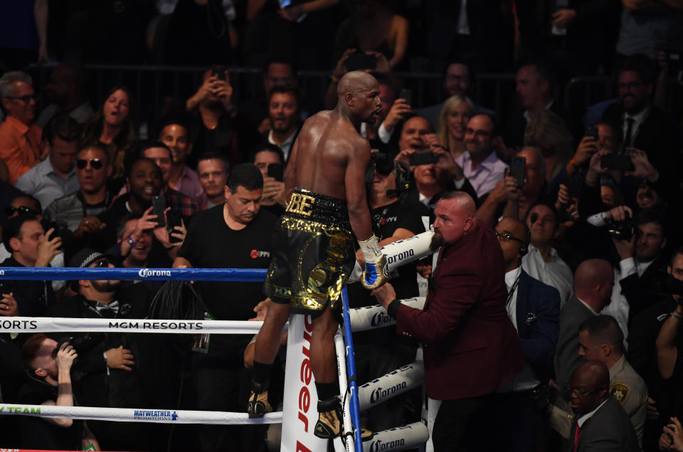 <p>The Most Brutal Photos From The Mayweather-McGregor Fight </p>