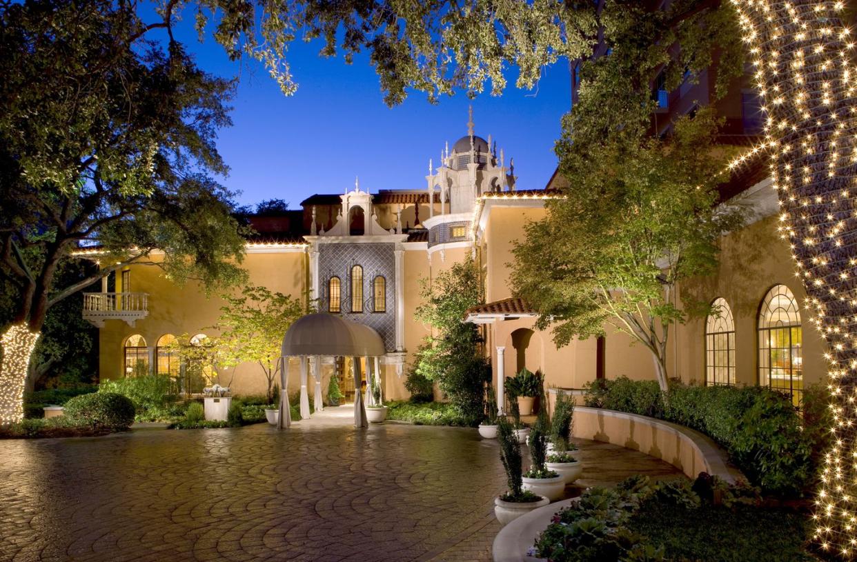 rosewood mansion facade and elegant driveway