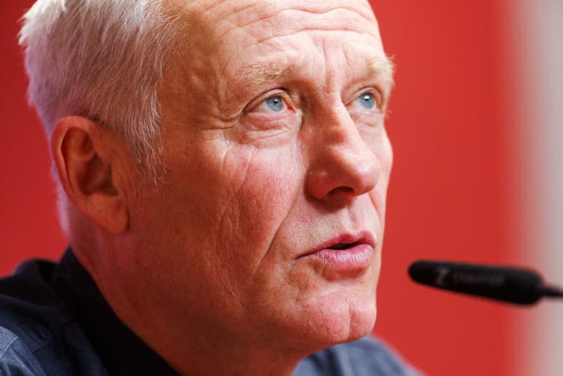 Christian Streich, head coach of SC Freiburg, speaks during a press conference in the Europa-Park stadium. Philipp von Ditfurth/dpa