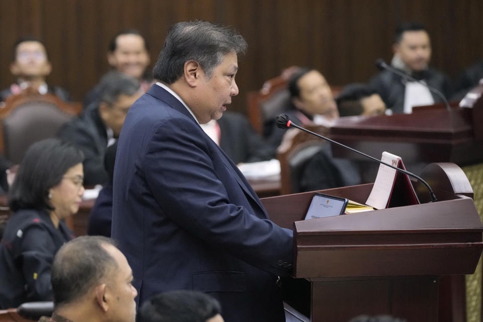 Coordinating Minister for Economics Airlanga Hartarto delivers his statement during a hearing on the presidential election result dispute at the Constitutional Court in Jakarta, Indonesia, Friday, April 5, 2024. (AP Photo/Dita Alangkara)