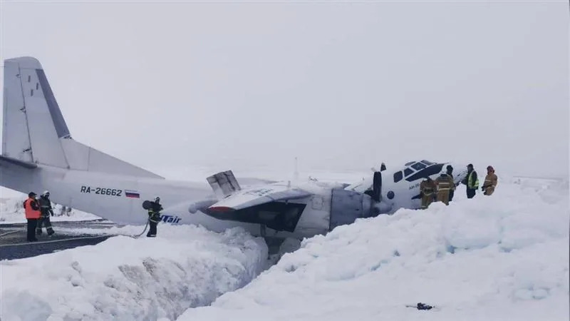 俄羅斯飛機迫降於惡劣的雪地中，機上41人全部平安生還。（圖／Aurora Borealis）