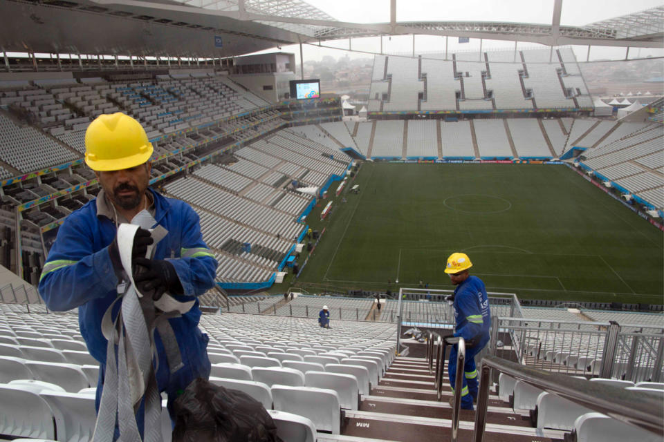 sao paulo stadium workers