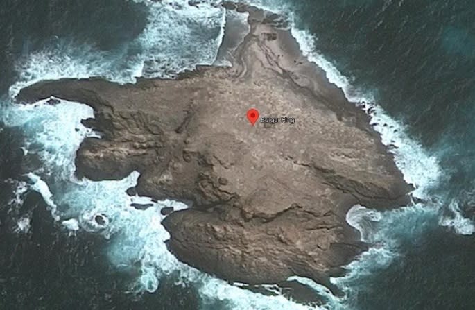 網友發現在中東國家阿曼外的一處島嶼上竟然有漢堡王的標記點。（圖／翻攝自Google Maps）
