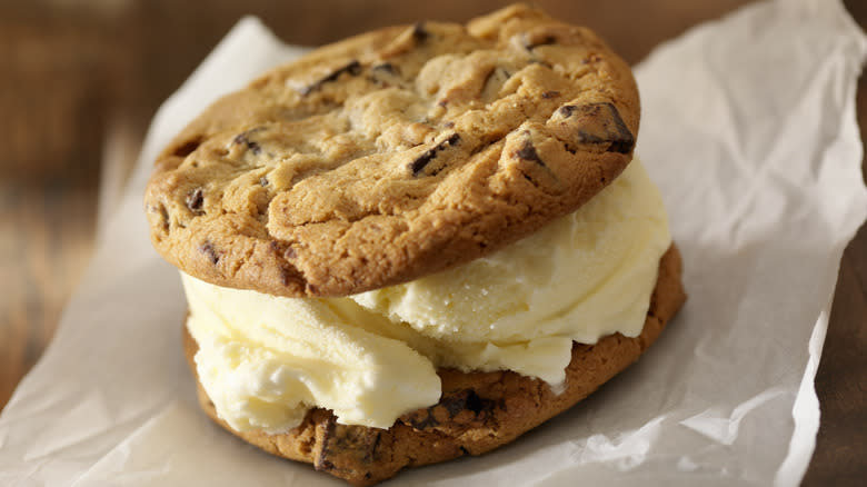 Ice cream cookie sandwich