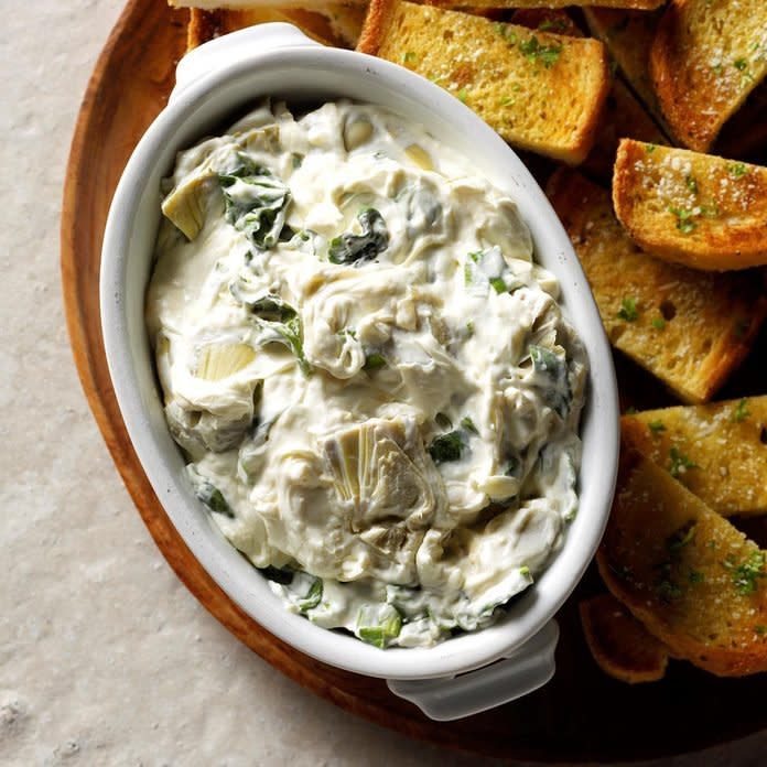 Artichoke Spread With Garlic Bread Exps Sddj19 186645 B07 20 4b 2