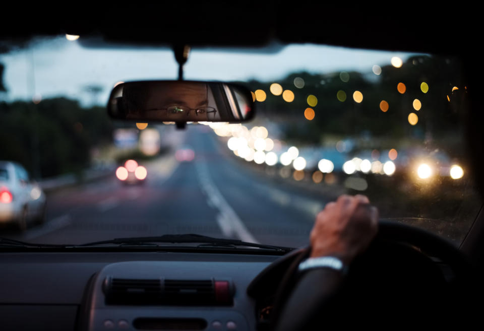 Das Fahren zwischen 2 und 4 Uhr morgens sollte während der Zeitumstellung vermieden werden. (Symbolbild: Getty Images)