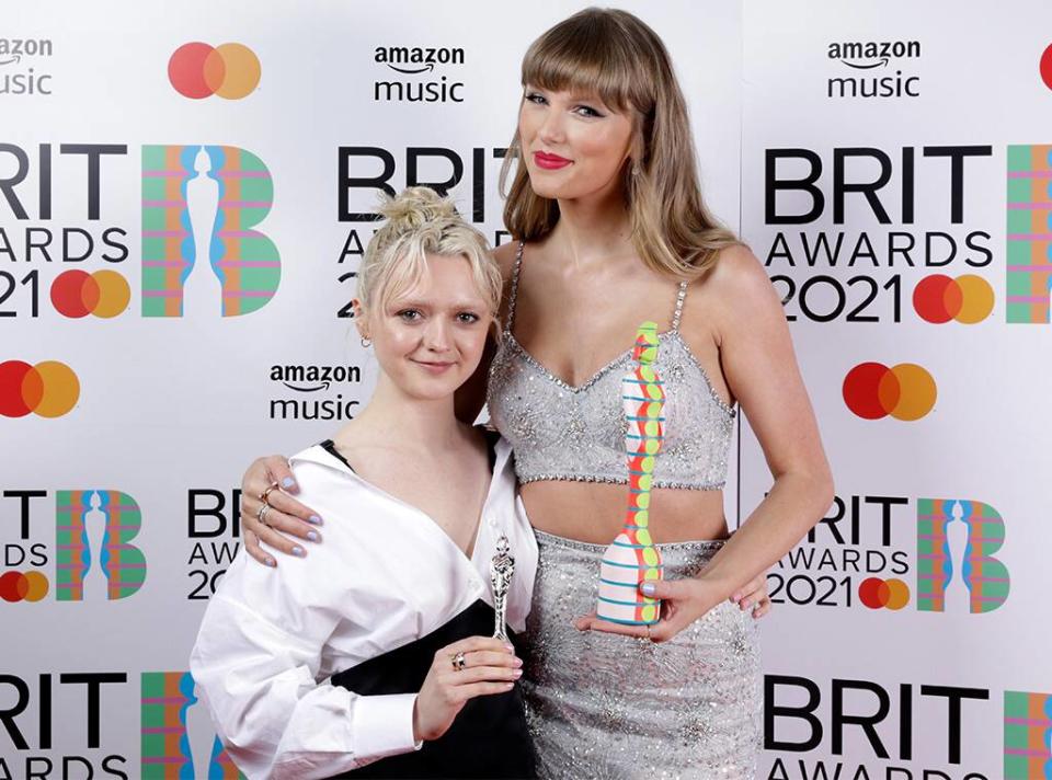 Maisie Williams, Taylor Swift, The BRIT Awards 2021
