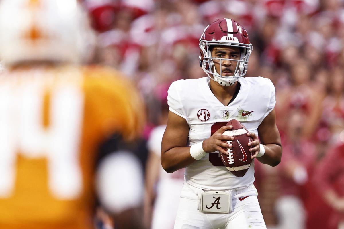 Debating Tua Tagovailoa as the Dolphins' QB enters a make-or-break season -  Sports Illustrated