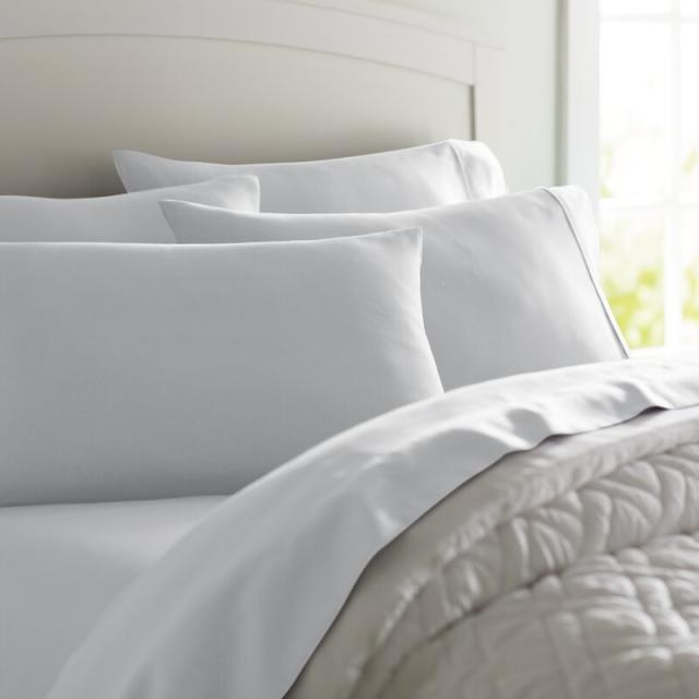 Wayfair Basics 1800 Series Microfiber / Polyester Sheet Set Wayfair Basics Color: White, Size: King