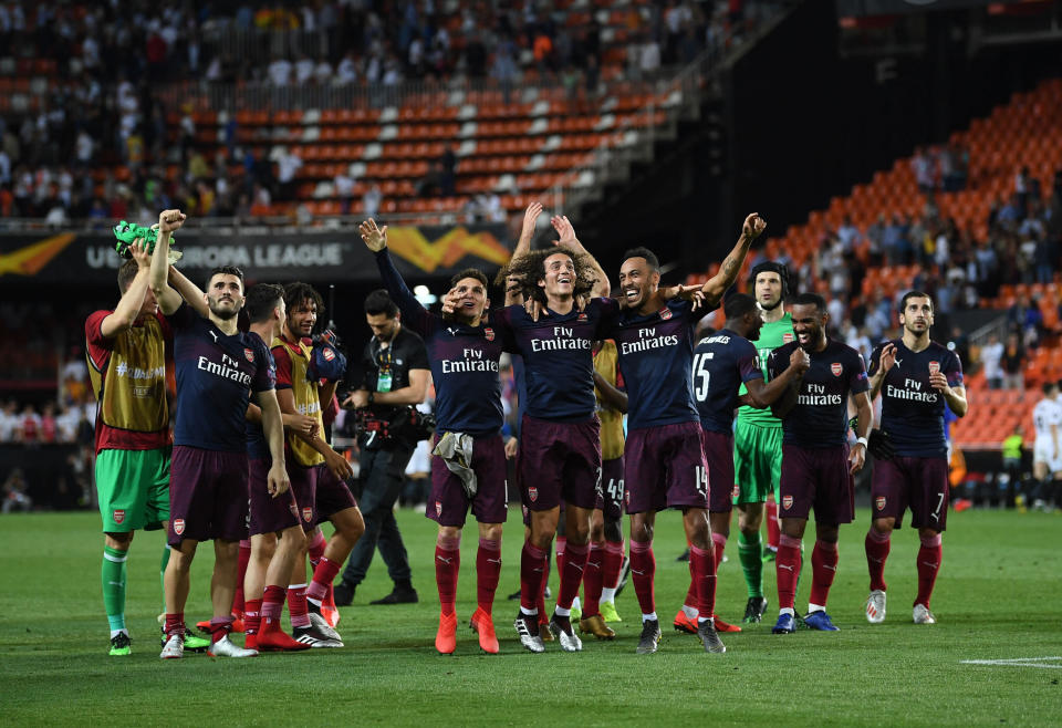 VALENCIA, SPAIN - MAY 09:  The Arsenal players celebrate after the UEFA Europa League Semi Final Second Leg match between Valencia and Arsenal at Estadio Mestalla on May 9, 2019 in Valencia, Spain.  (Photo by David Price/Arsenal FC via Getty Images)