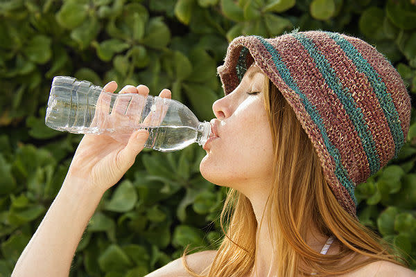 <b>3. Stay hydrated:</b> <br>Make sure you sip on <a href="http://www.mdhil.com/watch-water-intake-winter/" rel="nofollow noopener" target="_blank" data-ylk="slk:water;elm:context_link;itc:0;sec:content-canvas" class="link ">water</a> frequently. One it keeps you hydrated, the other it also helps satiate false hunger.