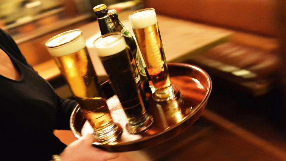 Prost: 9,2 Milliarden Liter Bier haben die deutschen Brauer im vergangenen Jahr verkauft.