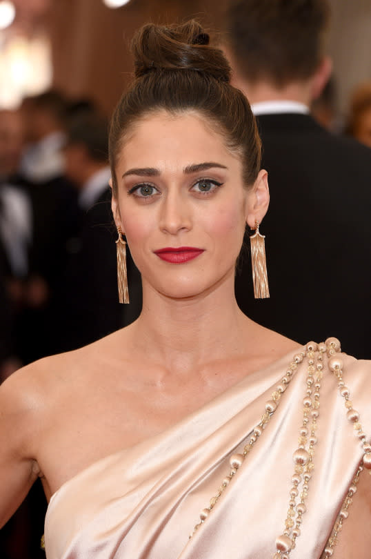 Lizzy Caplan at the 2015 Met Gala