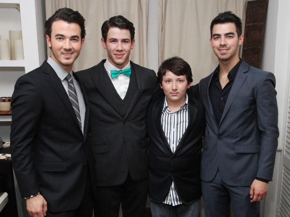 Kevin, Nick, Frankie and Joe Jonas brothers