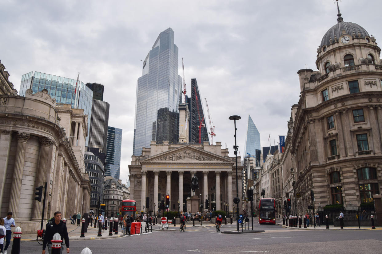 LONDON, UNITED KINGDOM - 2021/09/17: General view of The Royal Exchange, Bank of England and City of London on an overcast day. (Photo by Vuk Valcic/SOPA Images/LightRocket via Getty Images)