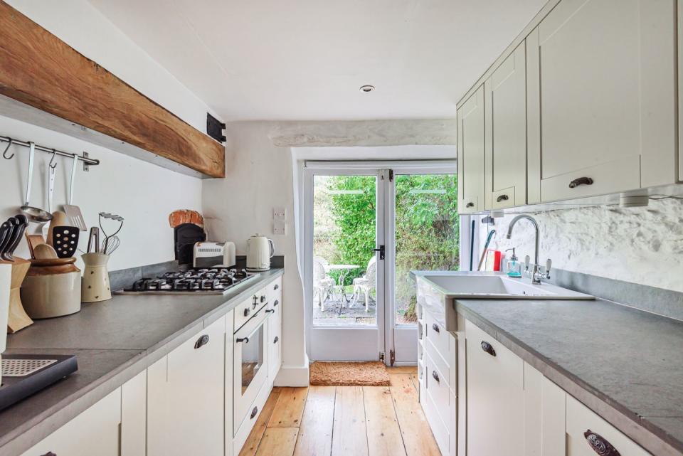 one bed cottage for sale bath kitchen