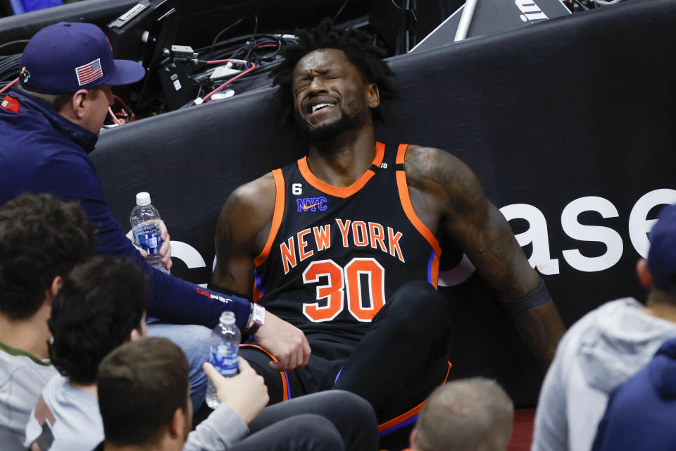 Julius Randle said that his back feels fine after a scary fall late in Tuesday's loss to the Cavaliers. (AP Photo/Ron Schwane)