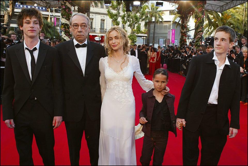 Il a un souvenir trouble de sa première montée des marches. Gaspard Ulliel a seulement 18 ans lorsqu’il participe à son premier Festival de Cannes mais il affiche déjà un CV bien rempli en ayant commencé sa carrière à 12 ans dans un épisode d’<em>Une Femme en blanc</em>. De sa présence aux côtés d’Emmanuelle Béart pour présenter le film <em>Les Égarés</em> d’André Téchiné, il se souvient "<em>d’une émotion tellement forte qu’une sorte de court-circuit se crée dans le cerveau</em>".©Getty Images