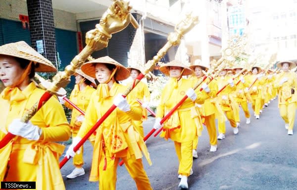 屏東縣東港鎮朝隆宮的聖母巡安護境文化祭典活動，昨天起一連三天展開。（記者陳真攝）