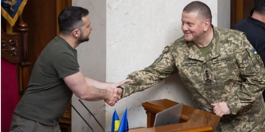 Volodymyr Zelenskyy and Valery Zaluzhnyi at a meeting of the Verkhovna Rada