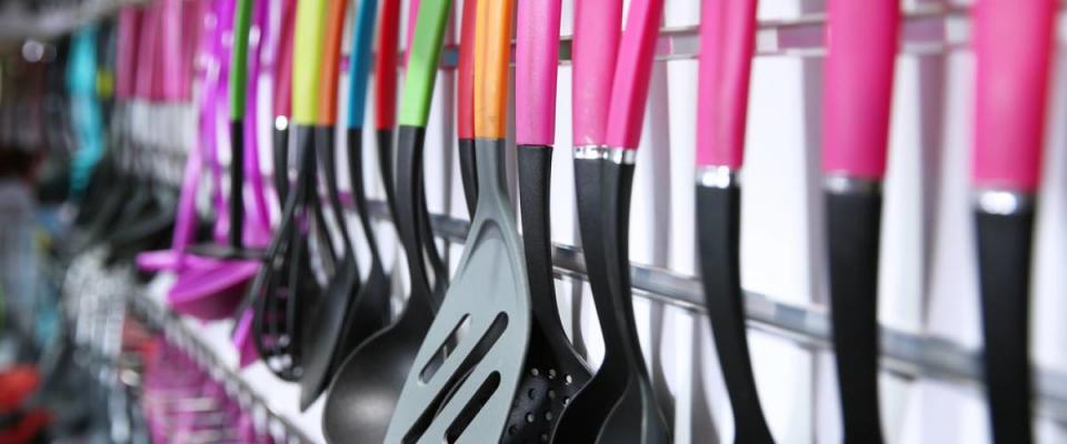 plastic kitchen utensils