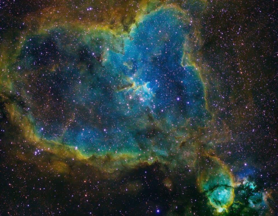 La Nebulosa del Corazón, en el Brazo de Perseo de la Galaxia en la constelación de Casiopea
