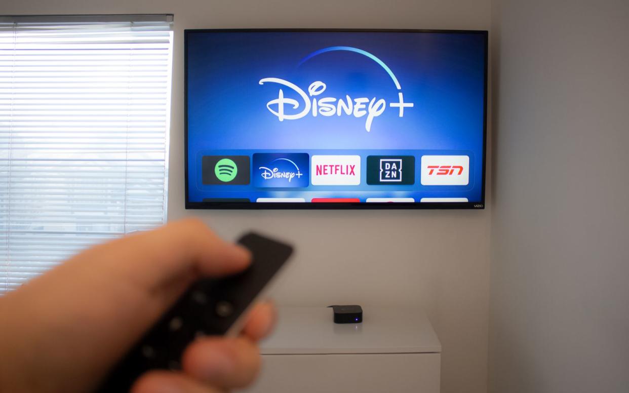 Disney+ macht es Netflix gleich und will es ab Sommer Userinnen und Usern unmöglich machen, Passwörter zu teilen. (Bild: Marvin Samuel Tolentino Pineda)