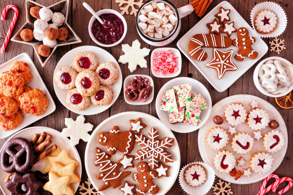 You can rest assured that baked goods you receive as gifts this holiday season have a low possibility of transmitting the coronavirus. As always, make sure you&rsquo;re washing your hands before eating. (Photo: jenifoto via Getty Images)