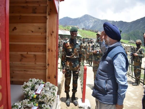 Lt Col Tej Prakash Singh Suri (Retd), father of Captain Gurjinder Singh Suri, MVC (Posthumous). (Photo/ANI)