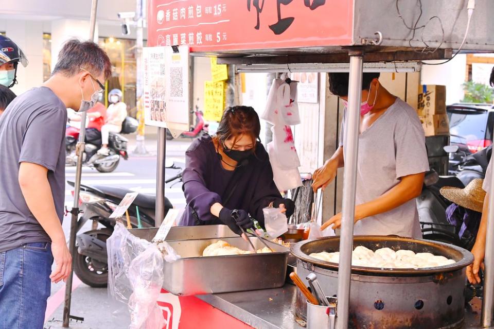 南投草屯｜甲上口水煎包煎餃