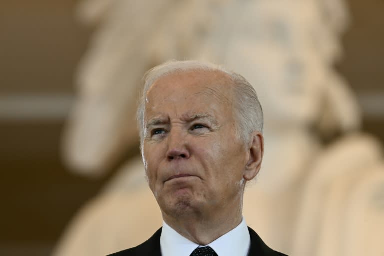 El presidente estadounidense Joe Biden en el Capitolio en Washington para una ceremonia conmemorativa del Holocausto, el 7 de mayo de 2024 (Brendan SMIALOWSKI)