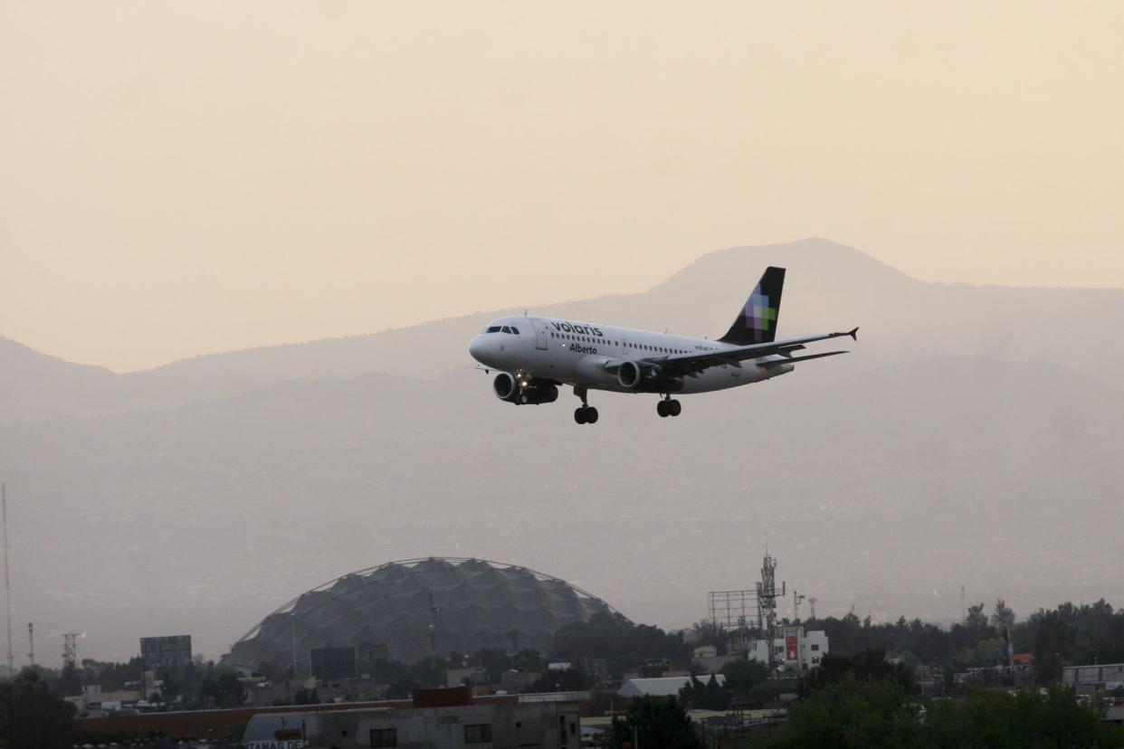 Espeluznante incidente entre dos aviones en el Aeropuerto de Ciudad de México (AICM) | Foto: Animal Político