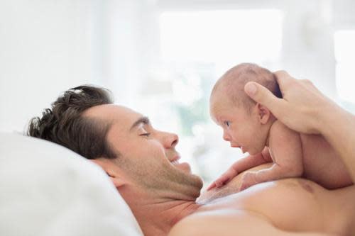 Why Dads and Their Babies Need to Go Skin-to-Skin