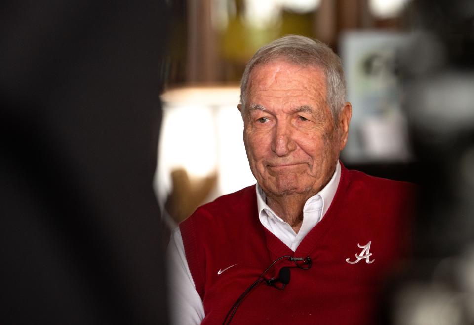 Former Alabama coach Gene Stallings came to Tuscaloosa to help raise money for the Rise Center on Thursday.