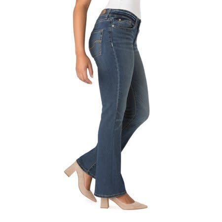 Levi's Signature Modern Bootcut Jeans (Photo: Walmart)