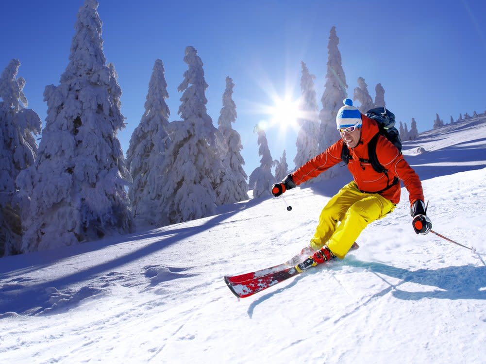 Skifahren ist in Bayern bald wieder einfacher. (Bild: Tomas Marek/Shutterstock.com)