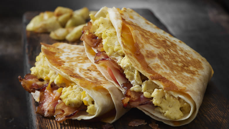 Breakfast wrap with eggs