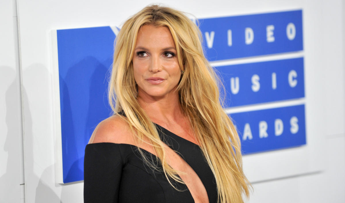 Britney Spears Blasts Christina Aguilera For Refusing To Speak When Asked About Her