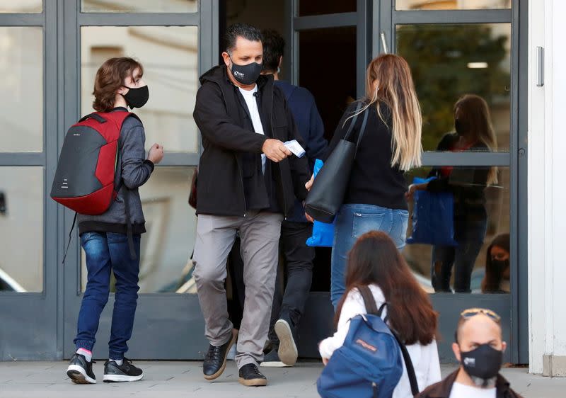 FILE PHOTO: Outbreak of the coronavirus disease (COVID-19) in Buenos Aires