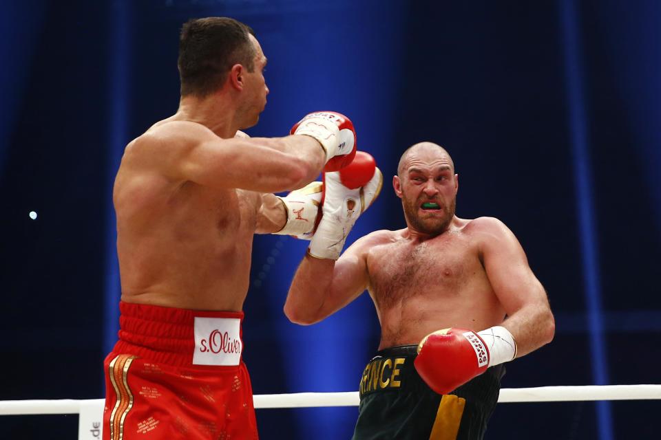 Boxing - Wladimir Klitschko v Tyson Fury WBA, IBF & WBO Heavyweight Title's - Esprit Arena, Dusseldorf, Germany - 28/11/15 Tyson Fury in action against Wladimir Klitschko during the fight Reuters / Kai Pfaffenbach Livepic