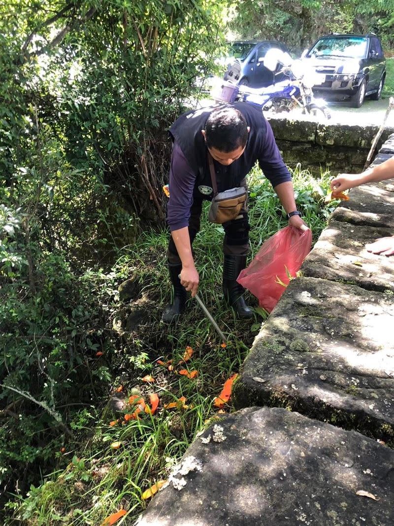 端午連假過後，玉山國家公園塔塔加附近，到處是遊客隨意亂丟的垃圾、果皮。(圖／玉管處提供)