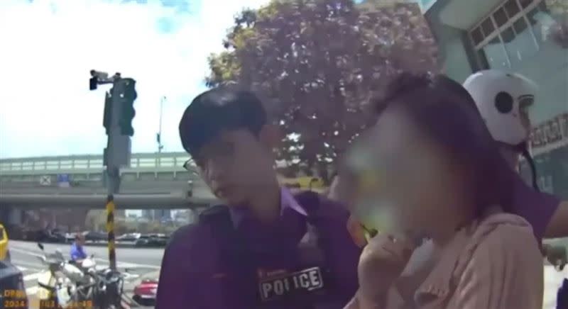 37歲黃女配合警方酒測，看到酒測值出爐一度傻眼。（圖／翻攝畫面）