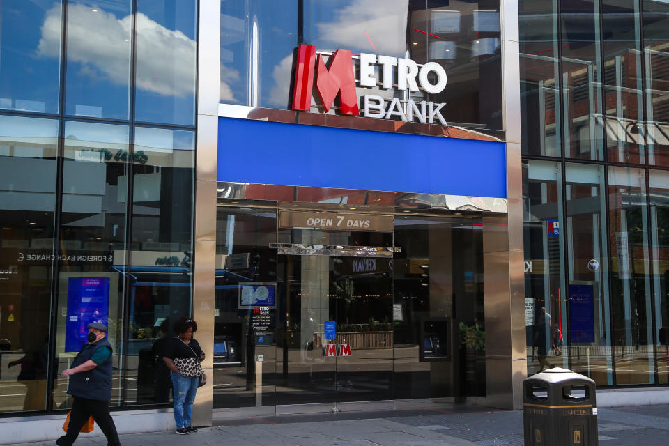 LONDON, UNITED KINGDOM - 2020/06/13: A branch of Metro Bank in London. (Photo by Dinendra Haria/SOPA Images/LightRocket via Getty Images)