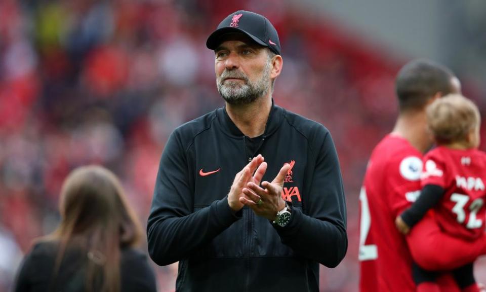 Jürgen Klopp applauds the Liverpool fans