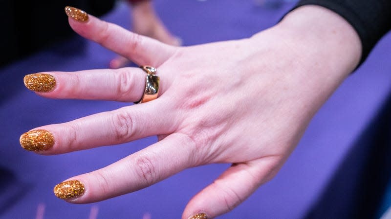 Evie Smart Ring on Gizmodo reporter's finger. 