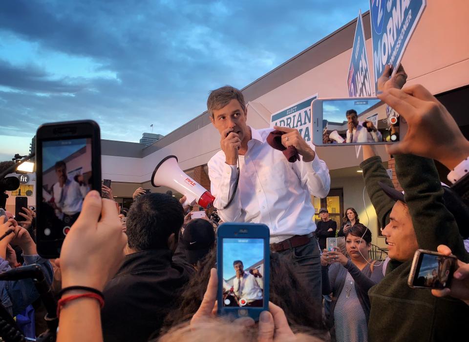 Texas Democratic Senate hopeful Beto O’Rourke campaigns near a polling site as early voting kicked off Monday in Houston. (Photo: Holly Bailey/Yahoo News)