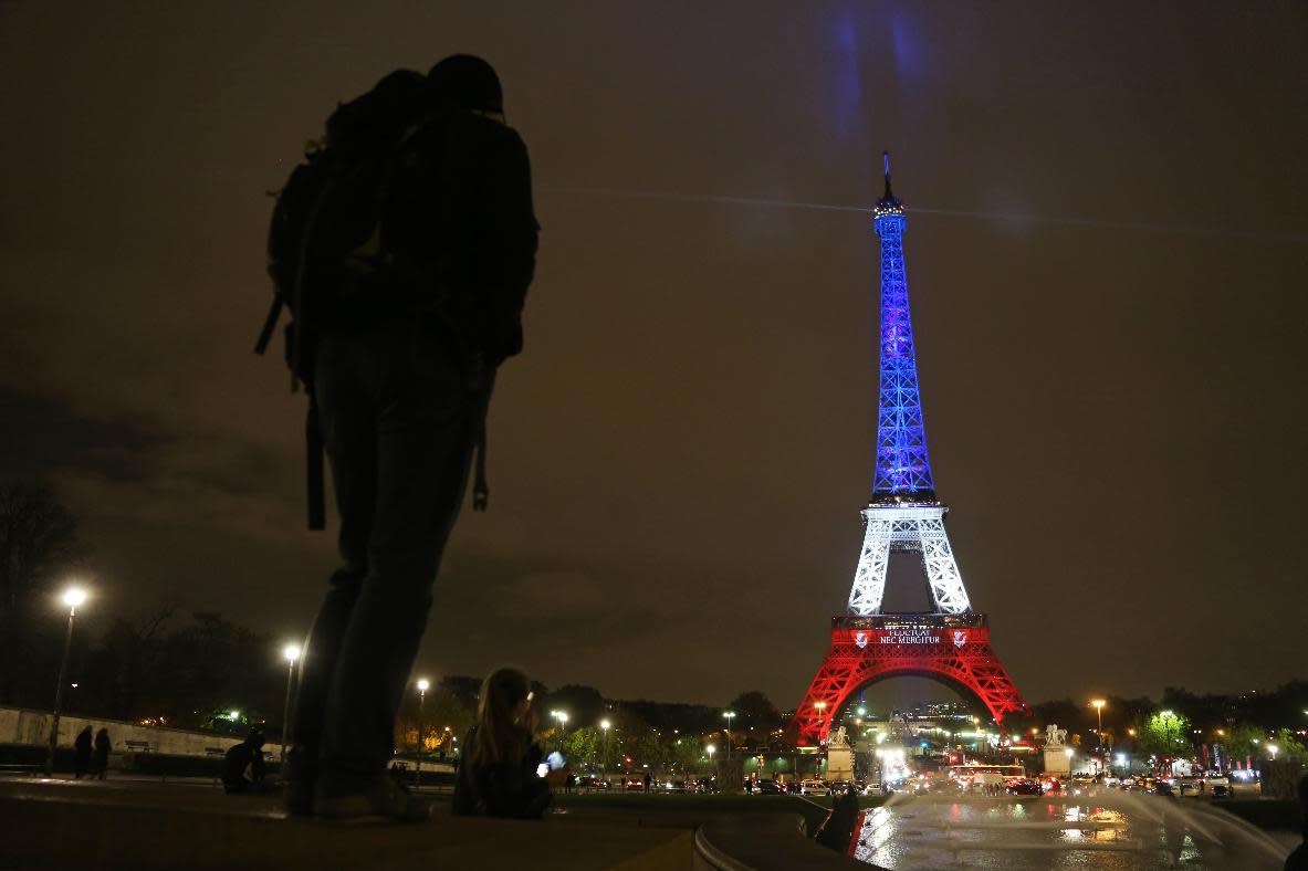 París es un símbolo del modo de vida occidental que los extremistas islámicos quieren destruir (AFP)